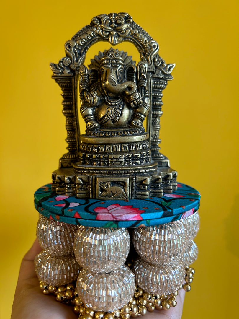 Mini Dangler Platter: OG Inflorescence Divine Pichwai (4 inches)