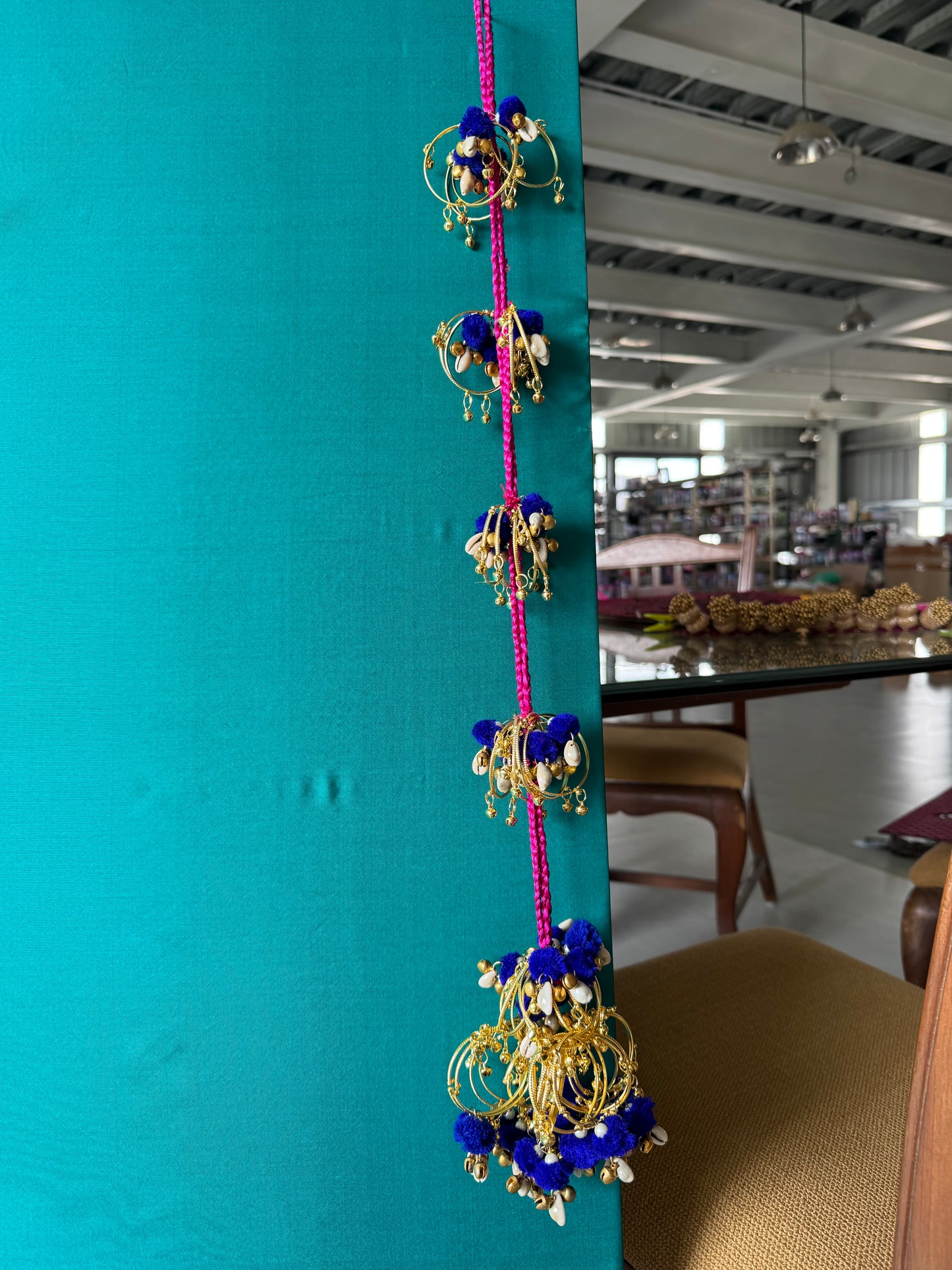 Kangan Jhilmil Hanging
