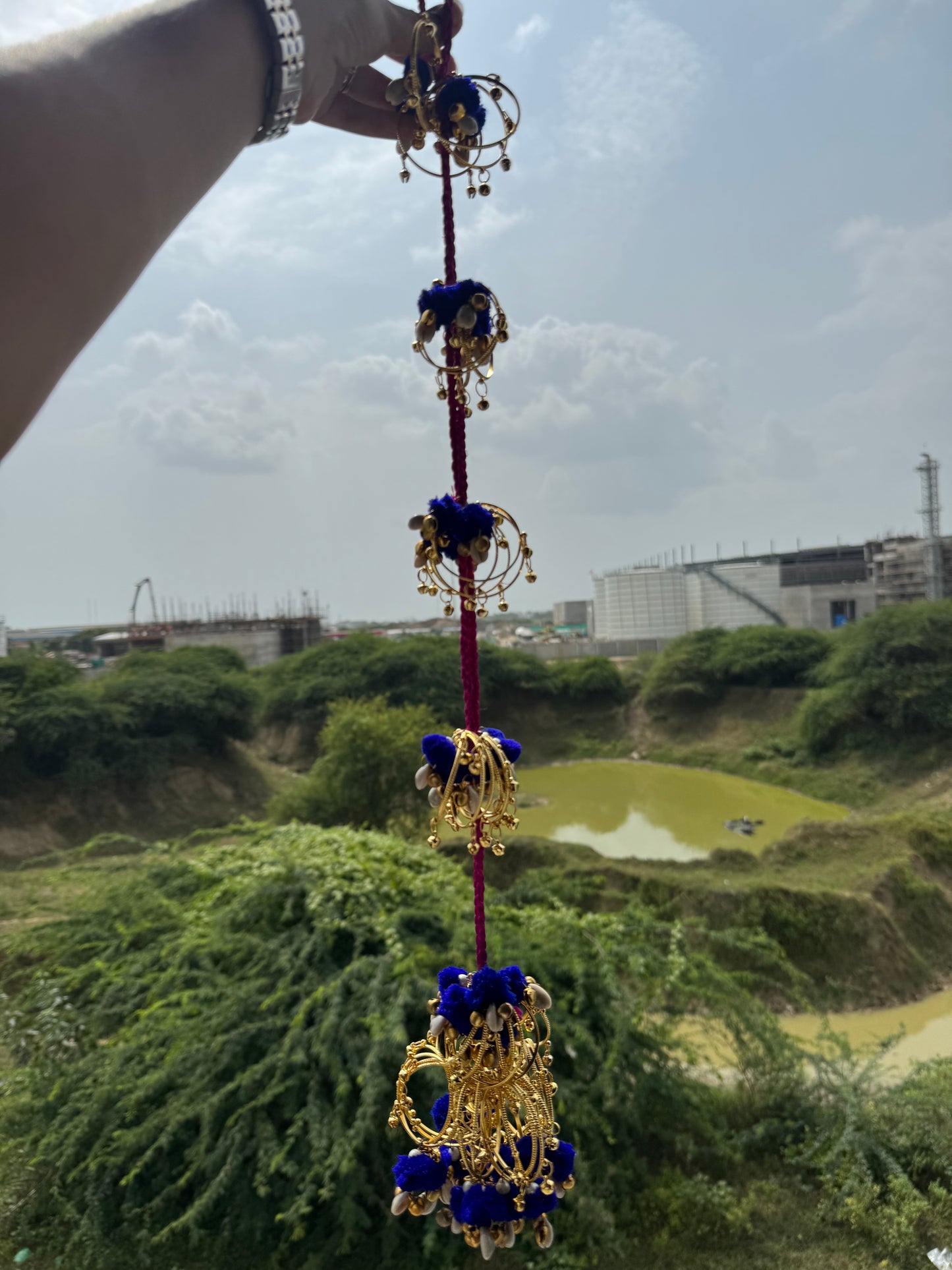 Kangan Jhilmil Hanging