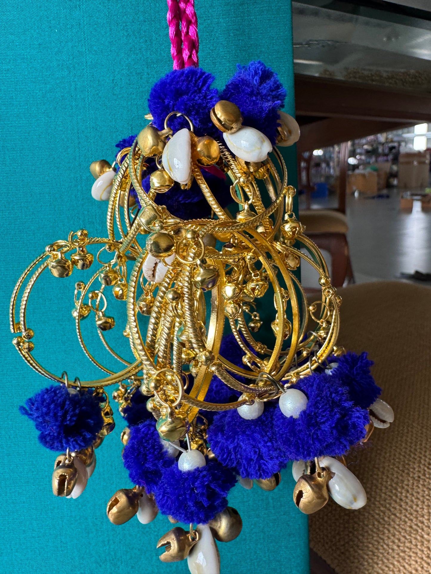 Kangan Jhilmil Hanging