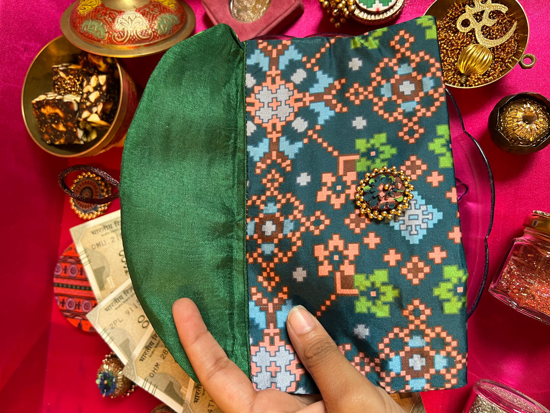 Pink Colloquial Divine Pichwai Shagun Envelope