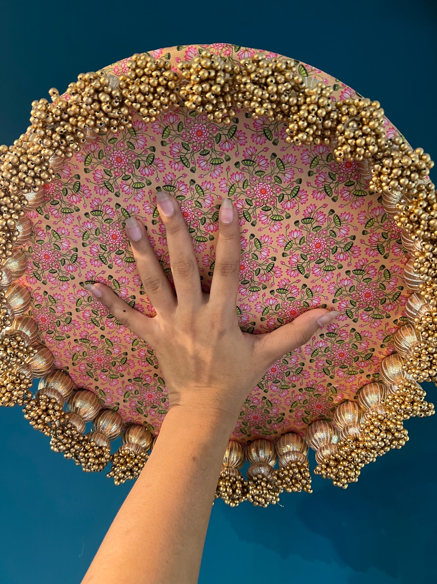 Mota Gota Dangler Platter: OG Inflorescence Divine Pichwai (Large)