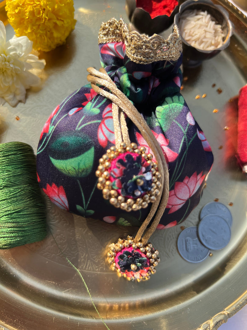 Idiosyncratic Divine Pichwai Little Potli- शगुन wali