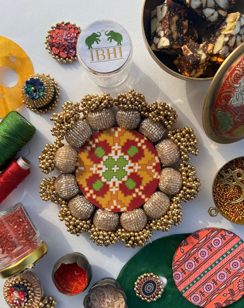 Spherical Mini Pallet: Flare Mor Bani Thangat Kare + Pastel Pistachio Inflorescence Divine Pichwai