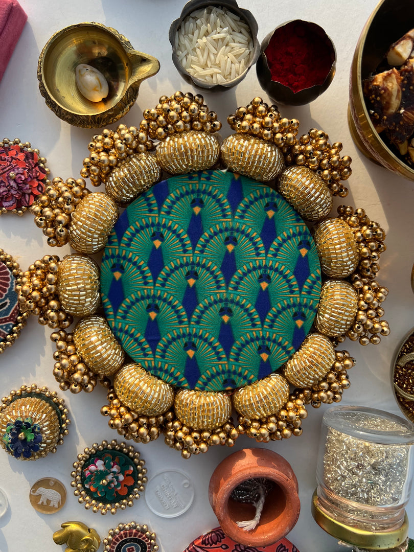 Manjari CHAAND SE SUNDAR Pallet: Solid Maroon + Pink Colloquial Divine Pichwai