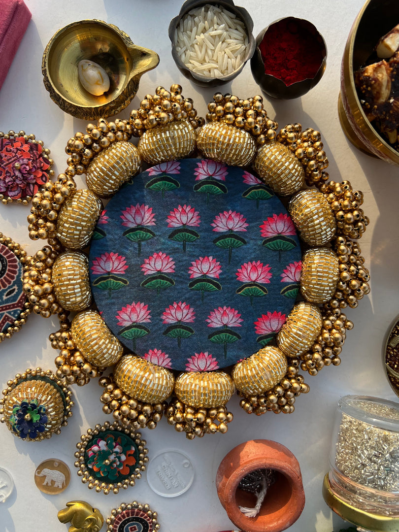 Manjari CHAAND SE SUNDAR Pallet: Solid Maroon + Pink Colloquial Divine Pichwai