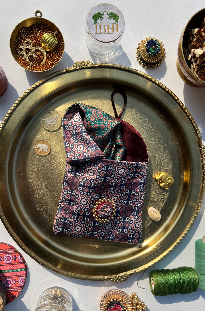 POCKET SQUARE + MINI POUCH: Pink + Orange Navratna Patola
