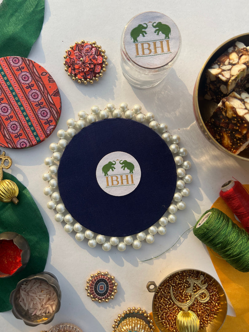 Pearl Beaded Pallet: Idiosyncratic Divine Pichwai
