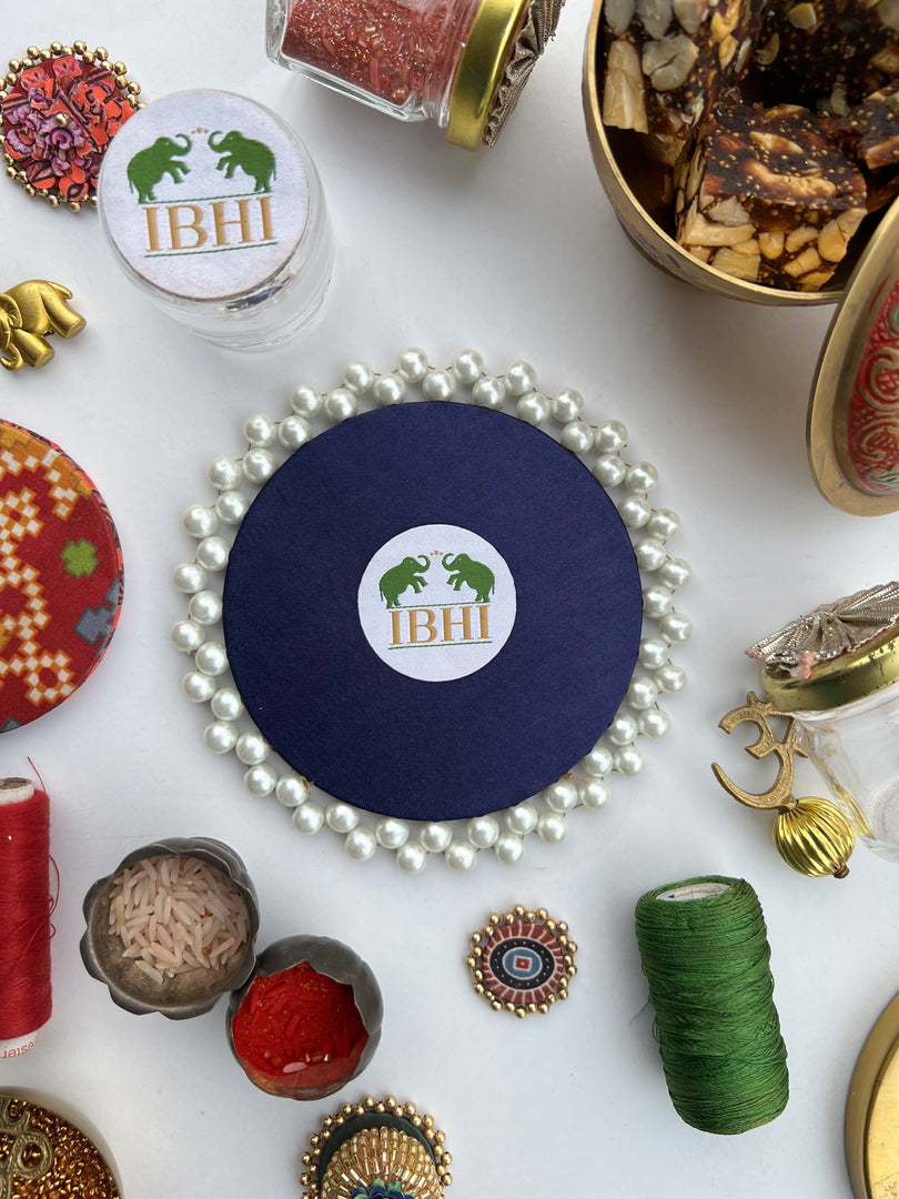 Pearl Beaded Pallet: Idiosyncratic Divine Pichwai