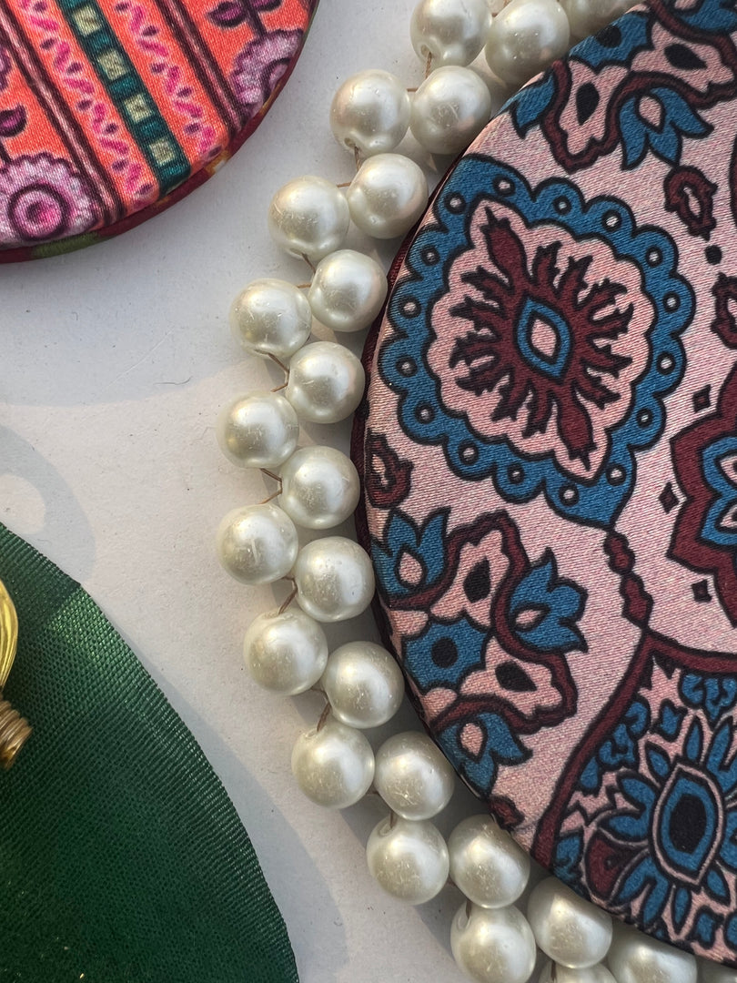 Pearl Beaded Pallet: Idiosyncratic Divine Pichwai