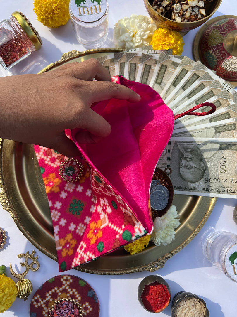 Pink Colloquial Divine Pichwai Shagun Envelope