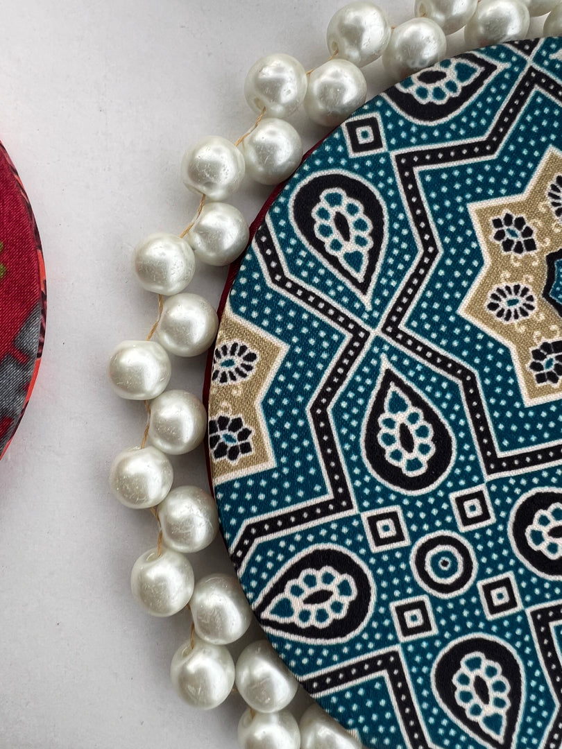 Pearl Beaded Pallet: Idiosyncratic Divine Pichwai