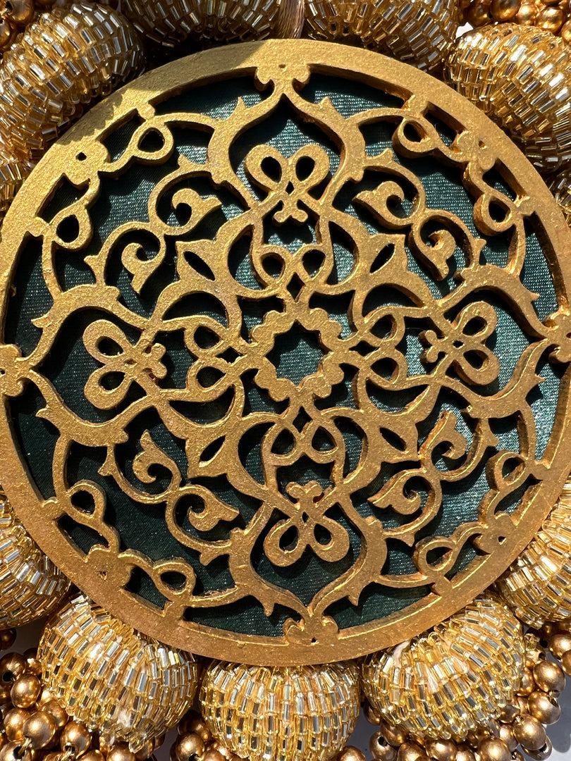 Manjari CHAAND SE SUNDAR Pallet: Solid Maroon + Pink Colloquial Divine Pichwai