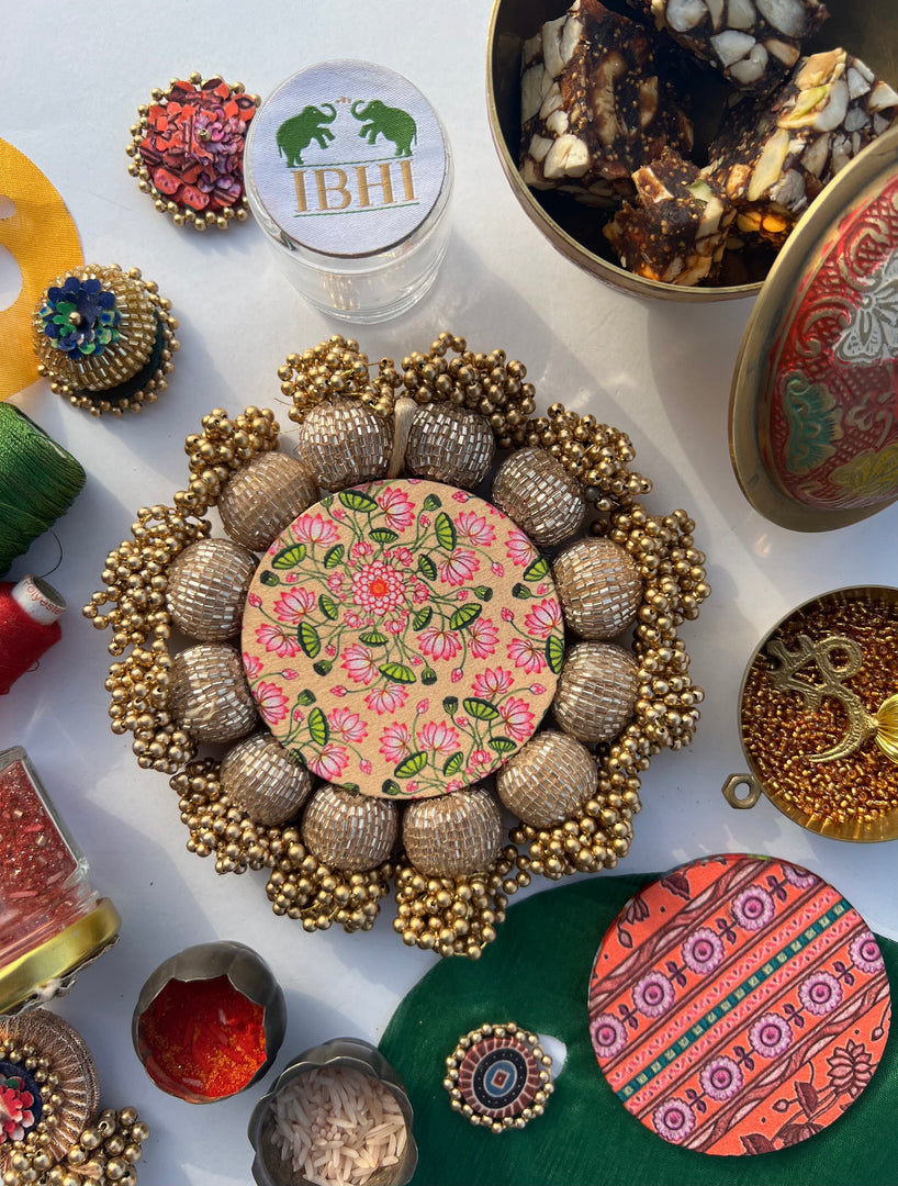 Spherical Mini Pallet: Flare Mor Bani Thangat Kare + Pastel Pistachio Inflorescence Divine Pichwai