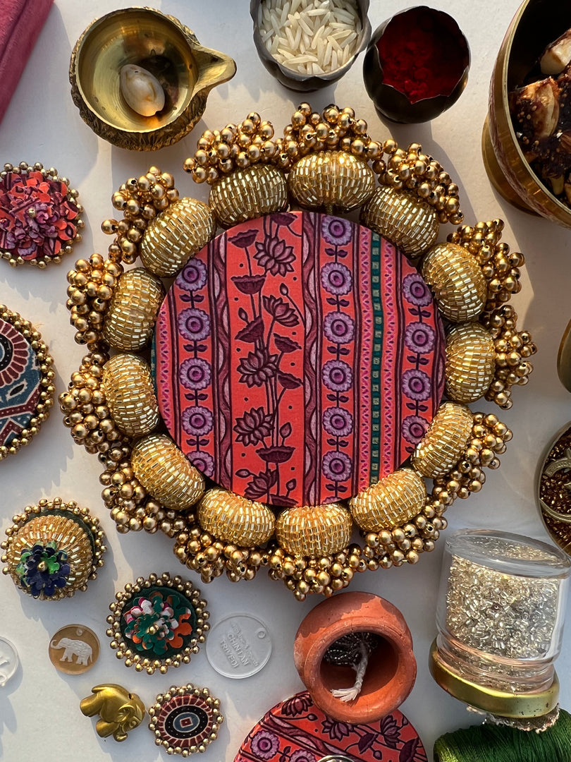 Manjari CHAAND SE SUNDAR Pallet: Solid Maroon + Pink Colloquial Divine Pichwai