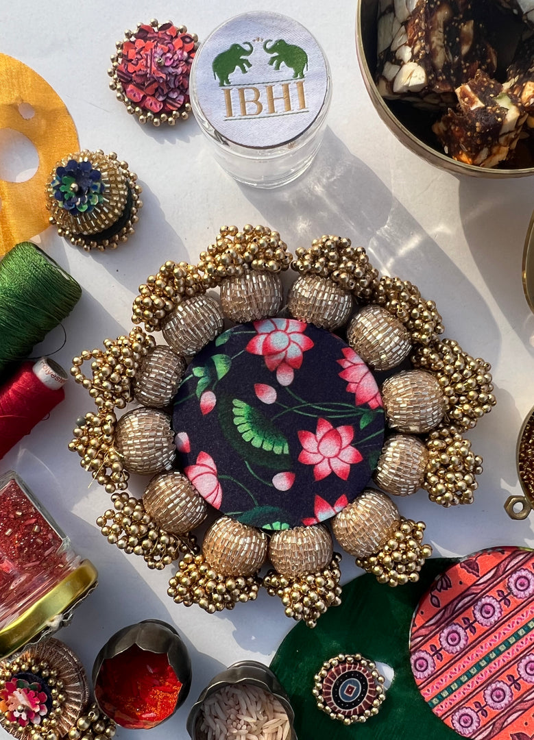 Spherical Mini Pallet: Flare Mor Bani Thangat Kare + Pastel Pistachio Inflorescence Divine Pichwai