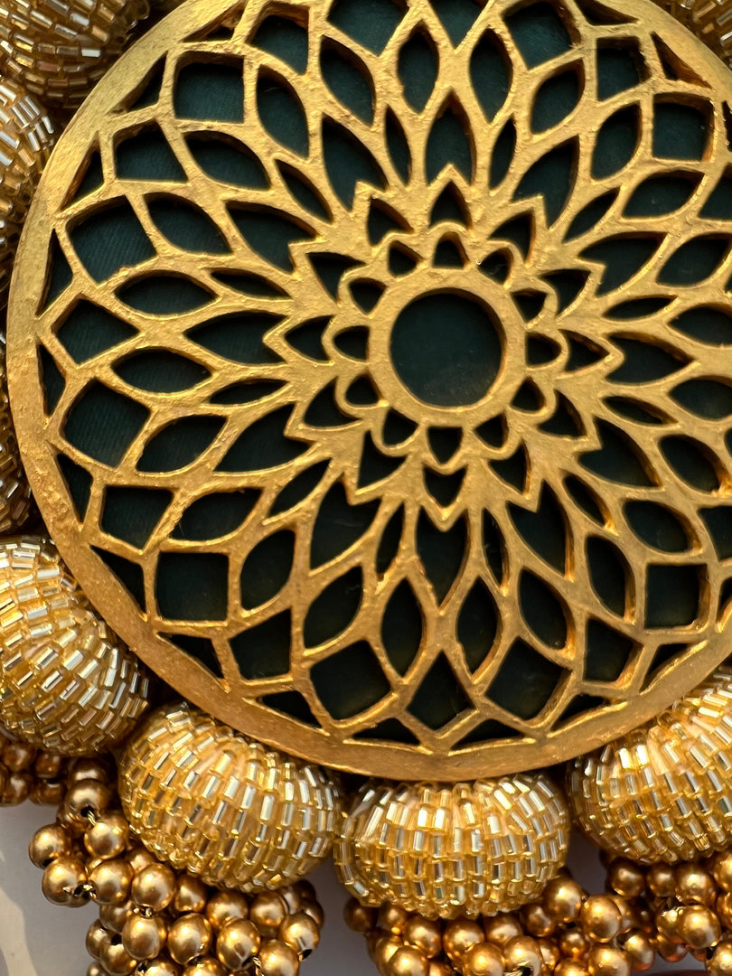 Manjari CHAAND SE SUNDAR Pallet: Solid Maroon + Pink Colloquial Divine Pichwai