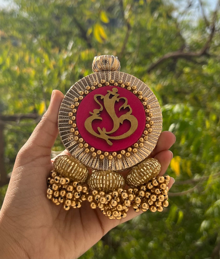 Classic Lumba Ganesh: Solid Pink + Maroon Navratna Patola