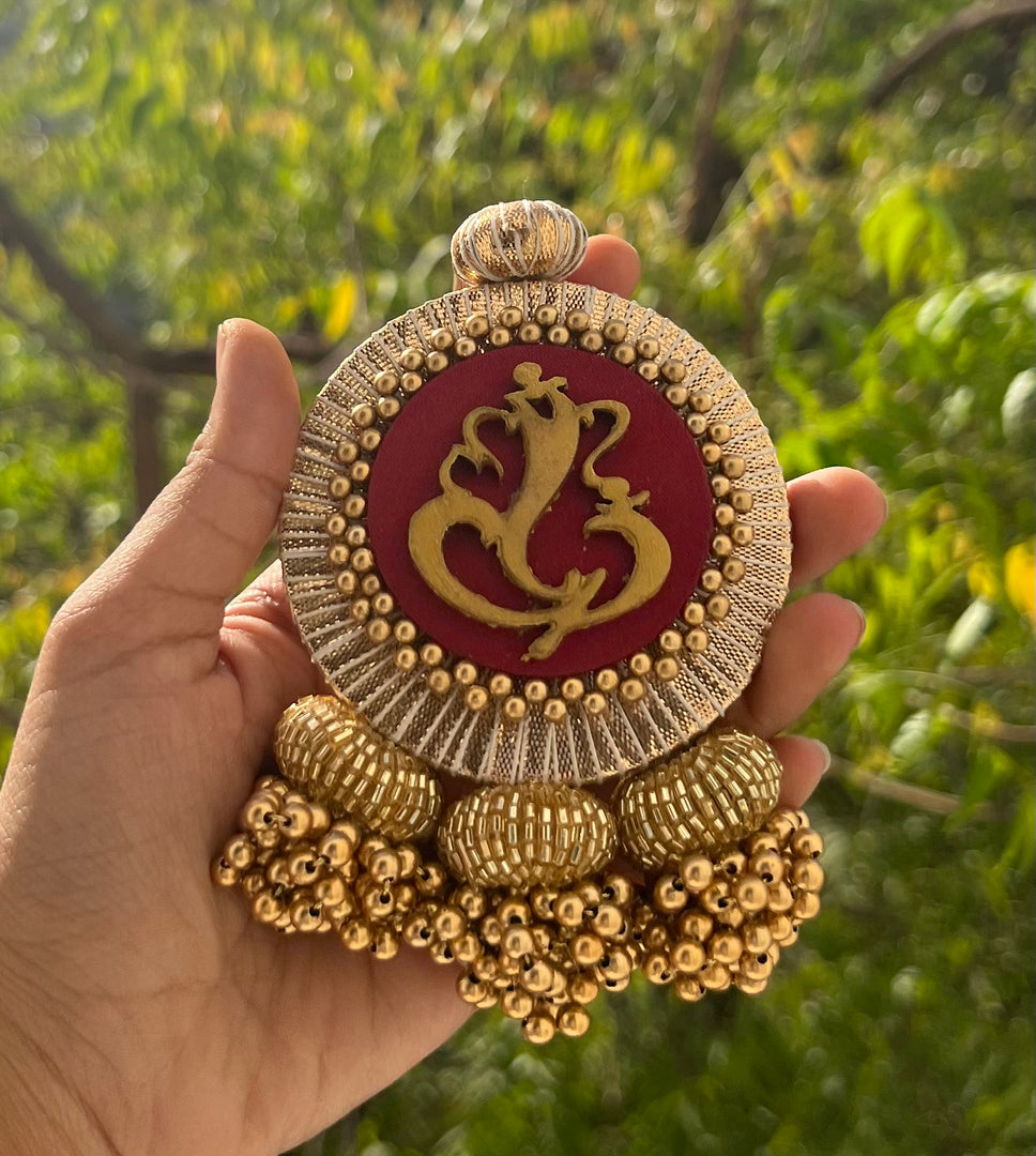 Classic Lumba Ganesh: Solid Pink + Maroon Navratna Patola