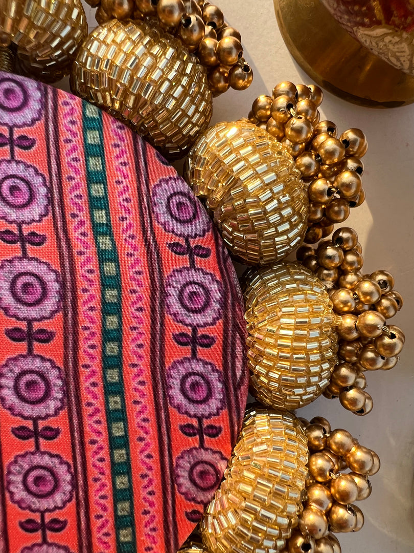 Manjari CHAAND SE SUNDAR Pallet: Solid Maroon + Pink Colloquial Divine Pichwai