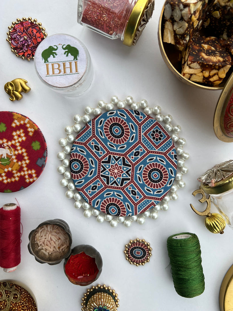 Pearl Beaded Pallet: Idiosyncratic Divine Pichwai