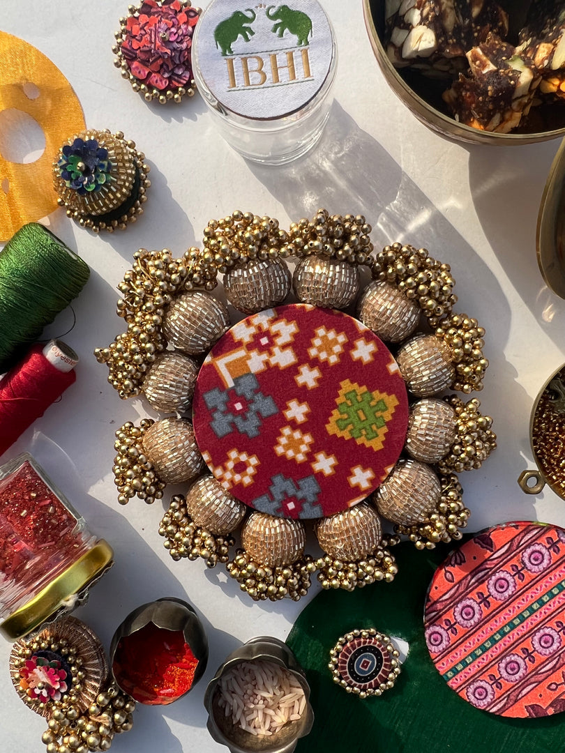 Spherical Mini Pallet: Flare Mor Bani Thangat Kare + Pastel Pistachio Inflorescence Divine Pichwai