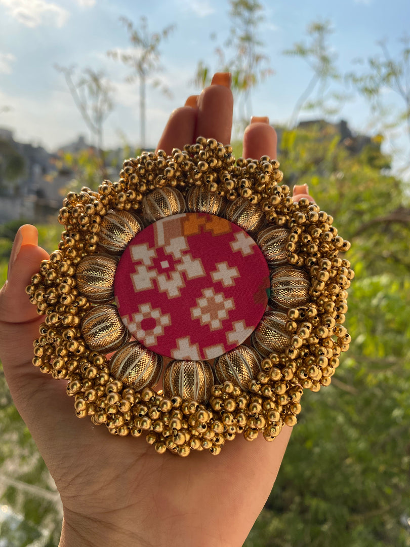 Tea Light Pallet- Solid Pink + Pink Navratna Patola