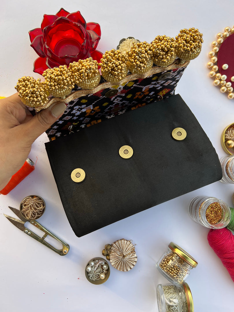 Meher Ajrakh Clutch