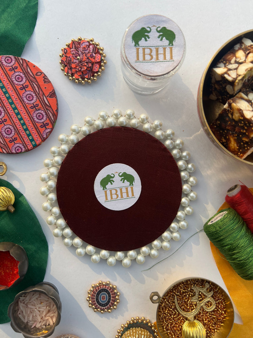 Pearl Beaded Pallet: Idiosyncratic Divine Pichwai