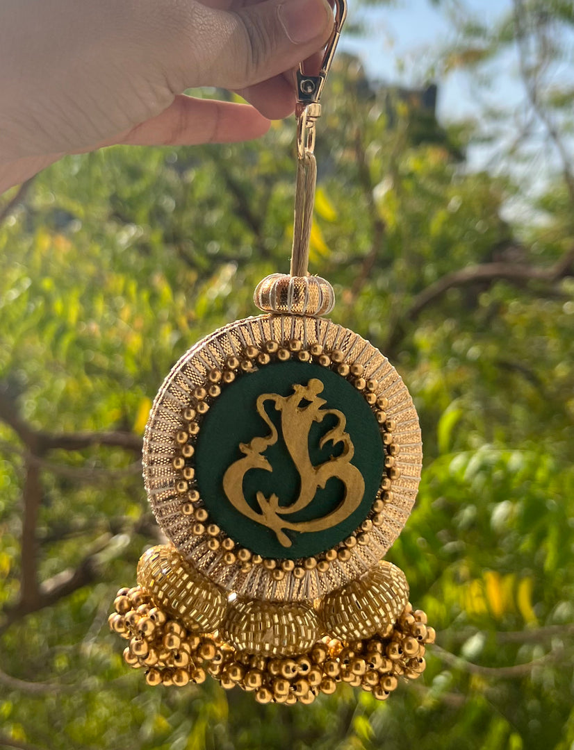 Classic Lumba Ganesh: Solid Pink + Maroon Navratna Patola