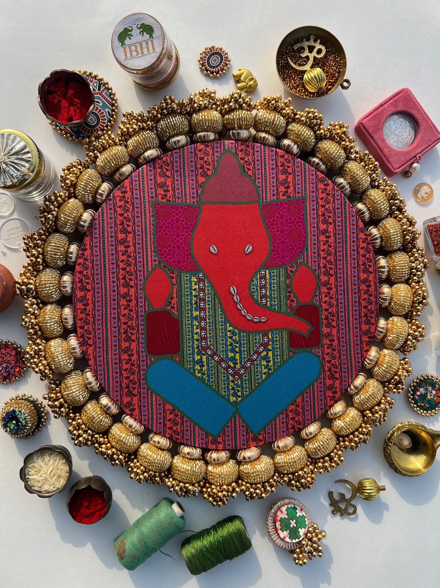 Chaandbali Ganesh Medley: Vermillion Pichwai + Kamal Bandhej