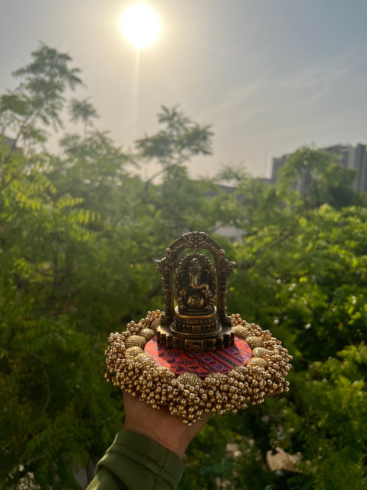 Diva Diya Pallet : Pink Navratna Patola + Vermillion Congruous Divine Pichwai