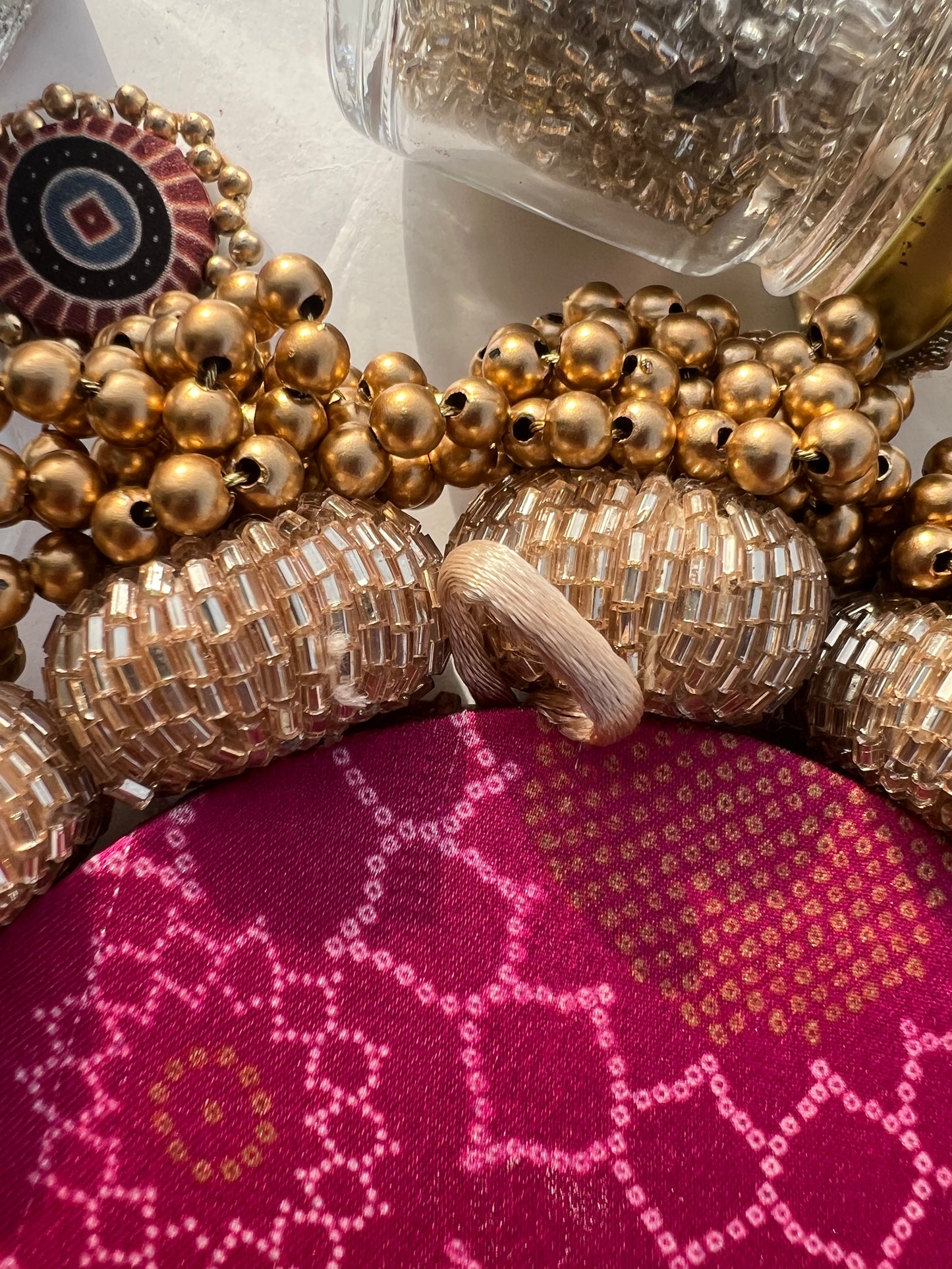 Mini Pichwai Ganesh Medley: Rosie Rani Bandhej