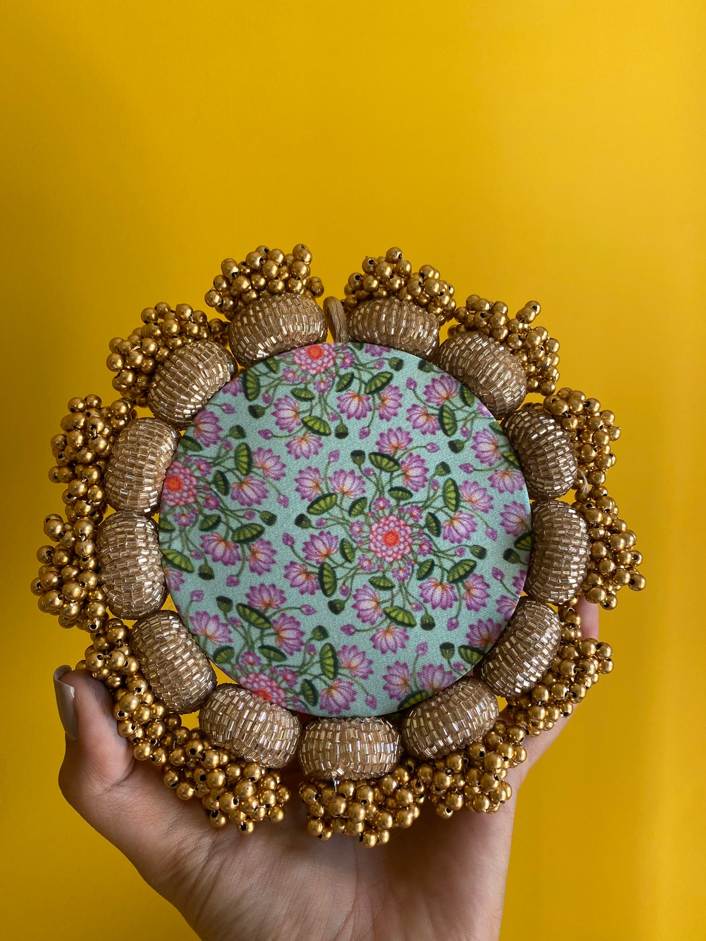 Mandala DIVA DIYA Pallet: Solid Pastel Pistachio + Pastel Pistachio Inflorescence Divine Pichwai