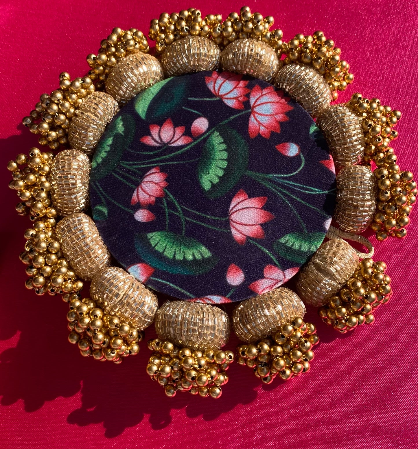 Manjari CHAAND SE SUNDAR Pallet: Solid Maroon + Pink Colloquial Divine Pichwai
