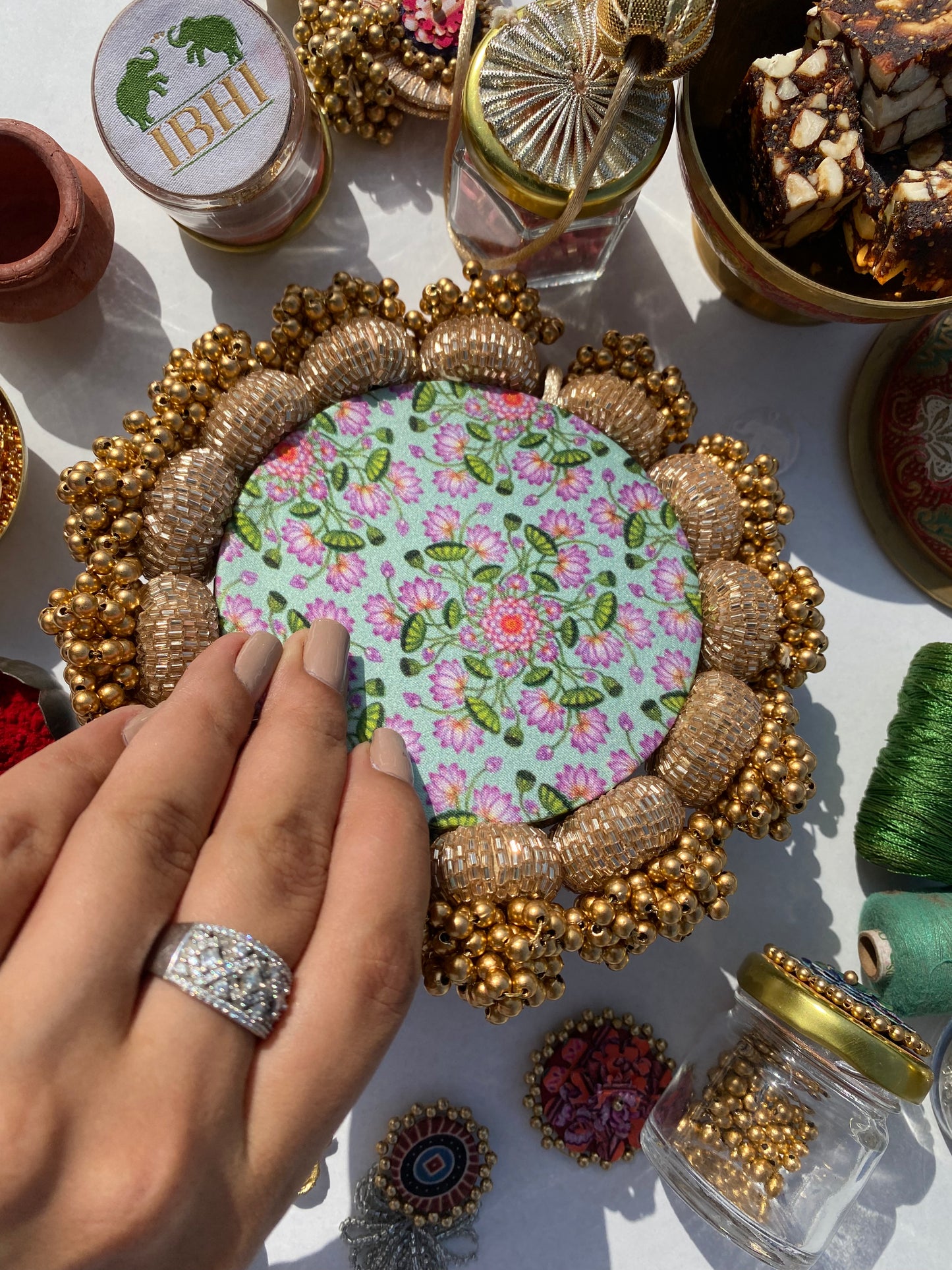 Mandala DIVA DIYA Pallet: Solid Pastel Pistachio + Pastel Pistachio Inflorescence Divine Pichwai