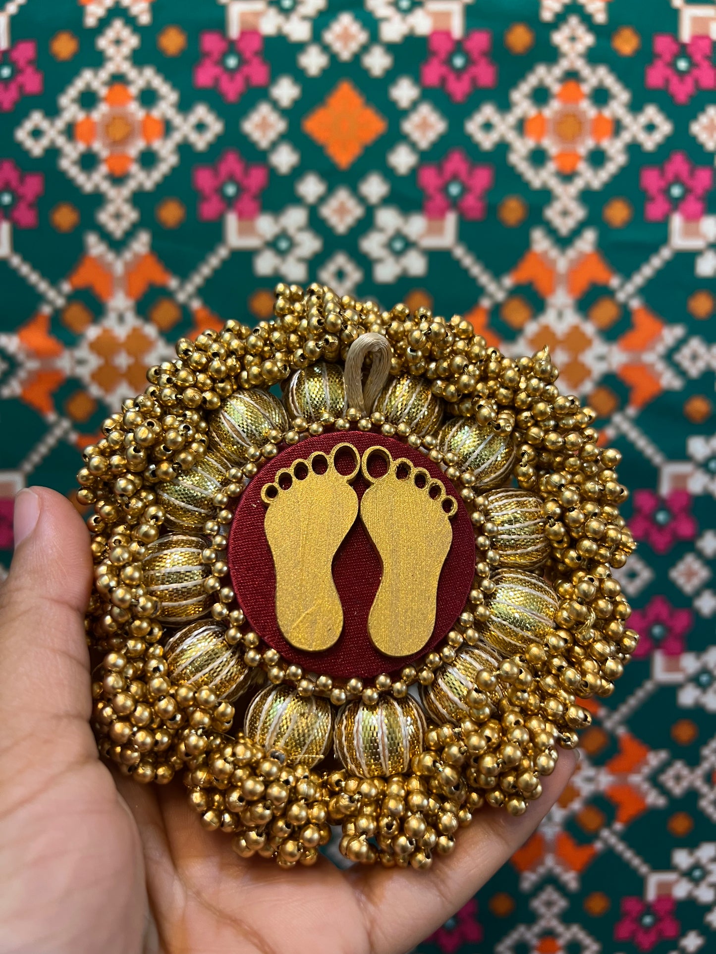Lakshmi Pagla Mini Pallet + Hanging: Solid Maroon + Maroon Navratna Patola
