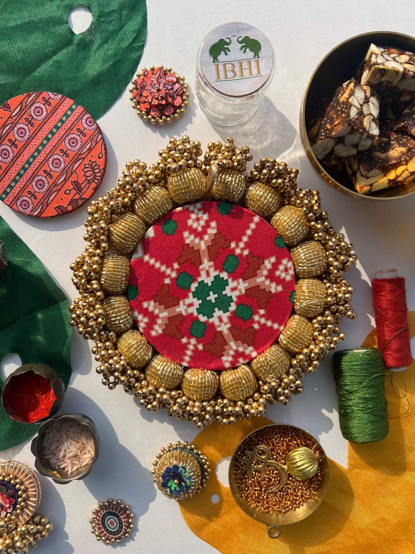 Diva Diya Pallet : Pink Navratna Patola + Vermillion Congruous Divine Pichwai