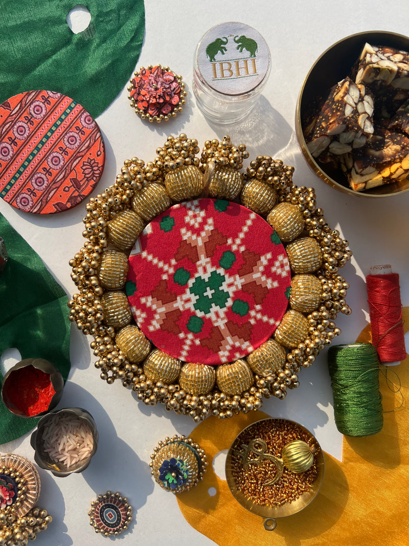 Diva Diya Platter : Pink Navratna Patola + Vermillion Congruous Divine Pichwai