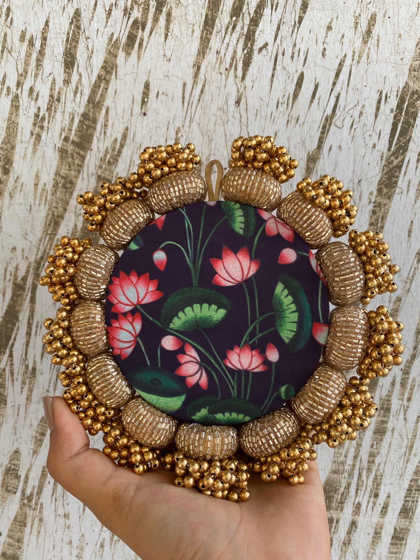 Manjari CHAAND SE SUNDAR Pallet: Solid Maroon + Pink Colloquial Divine Pichwai