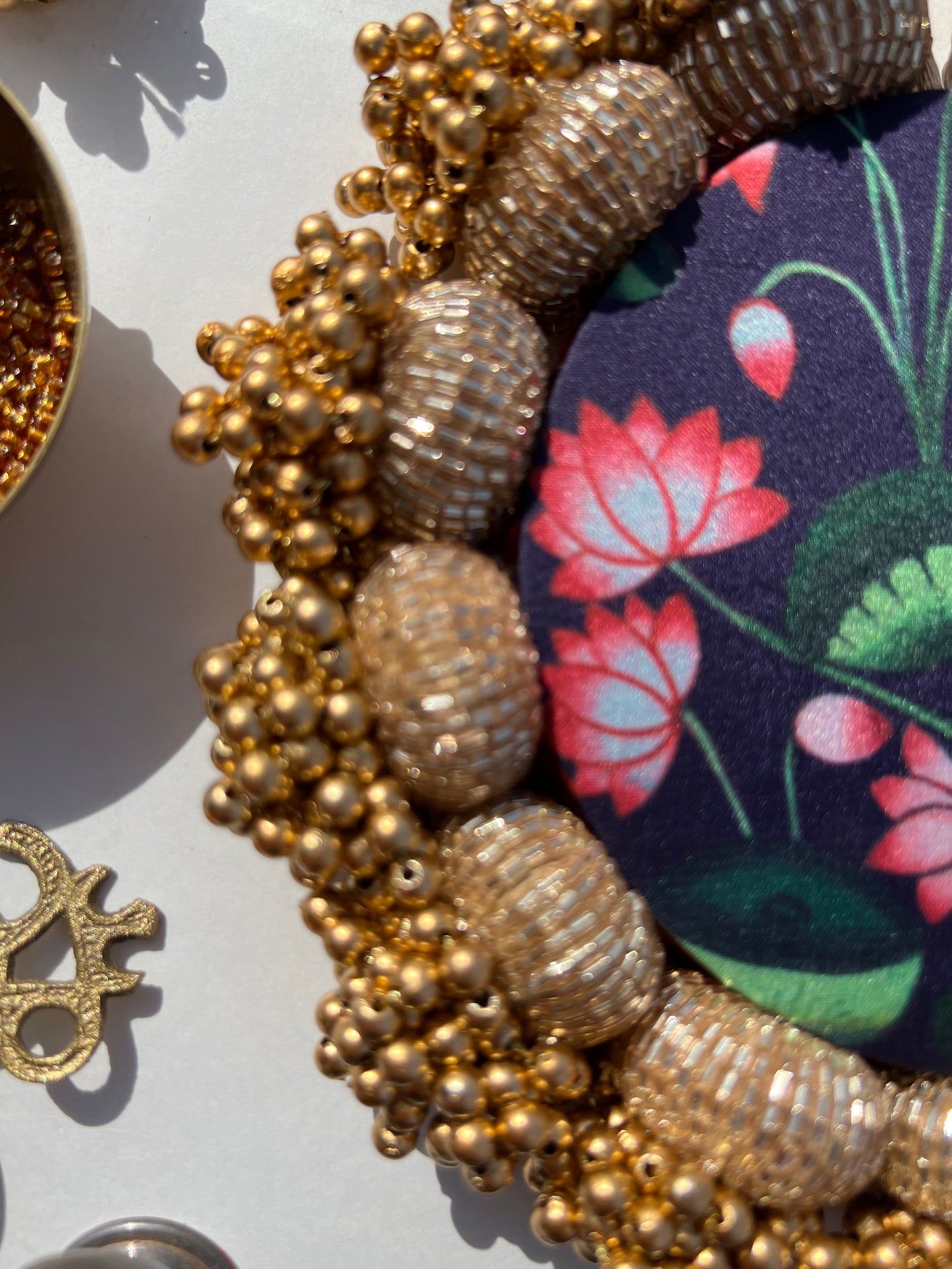 Manjari CHAAND SE SUNDAR Pallet: Solid Maroon + Pink Colloquial Divine Pichwai