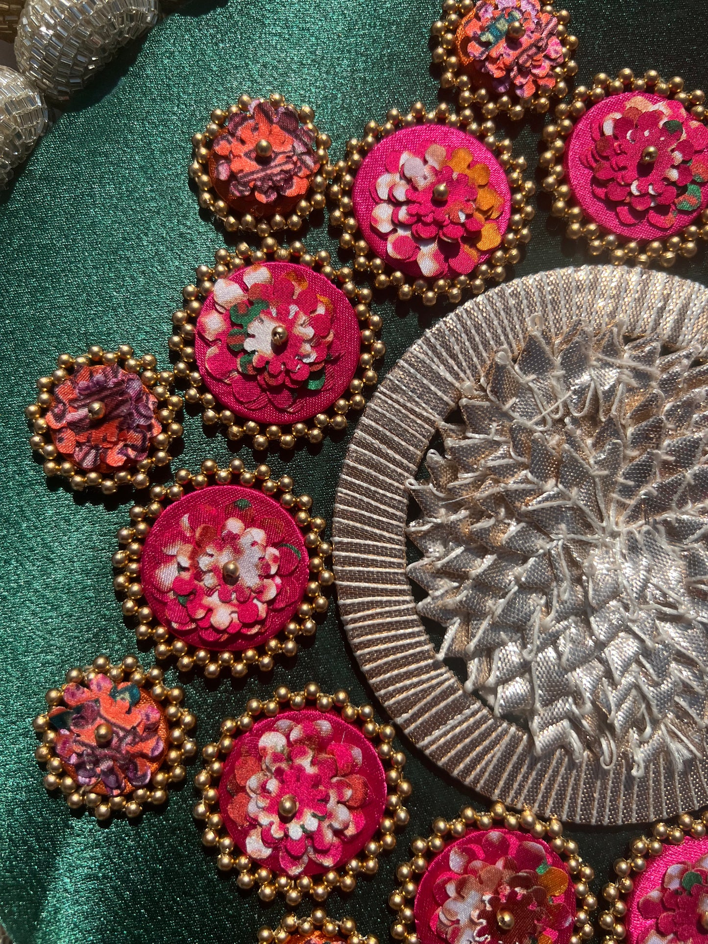 Mandala X Solid Bottle Green + Pink Colloquial Dvine Pichwai Chaandbaali Rangoli