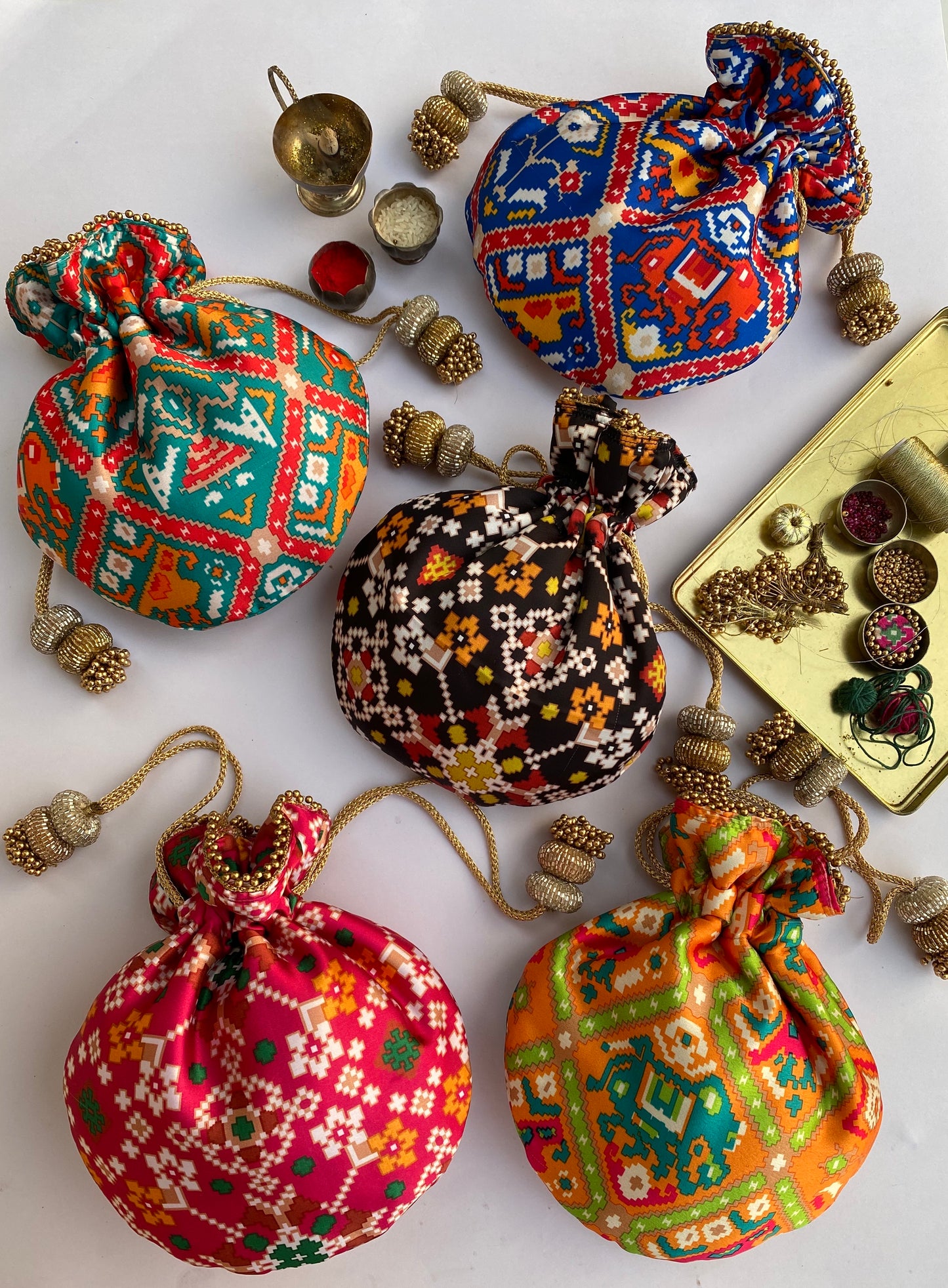 Set of 30 Couple Giveaways- Potli + Pocket Square - IBHI