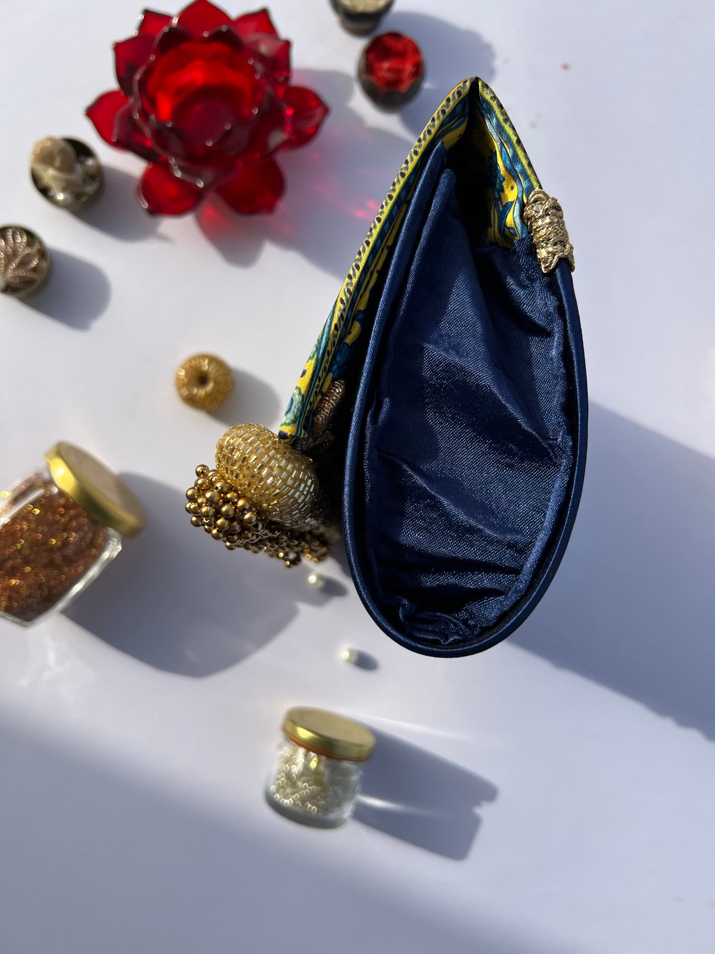 Nalinlata Clutch