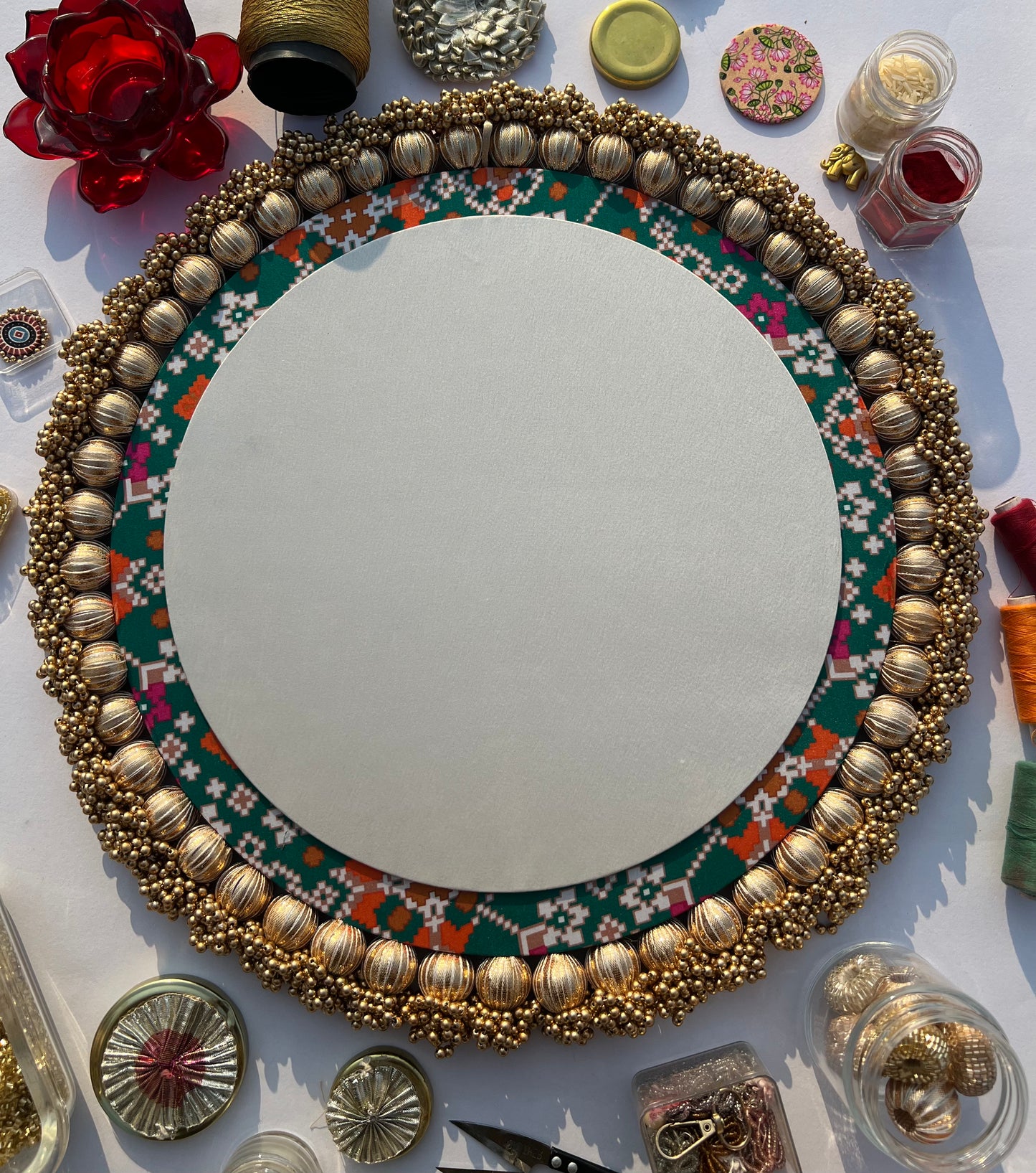 Kumkum Charan Thaal: Panna Hara Navratna Patola