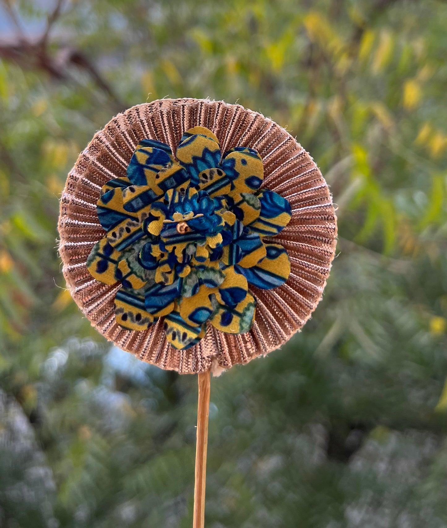 Lemon Yellow Congruous Divine Pichwai + Navy Blue Navratna Patola Trinket