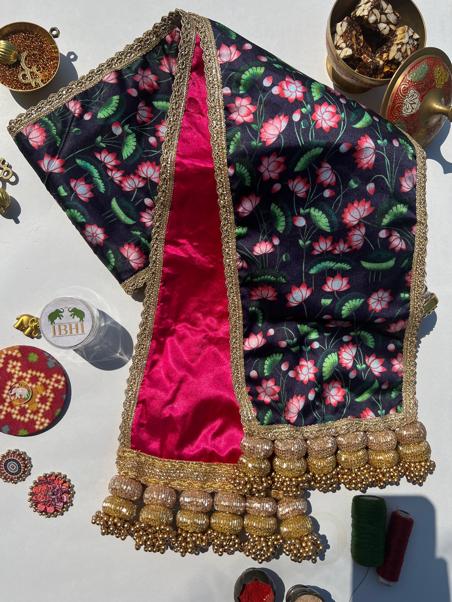 KHES: Gehra Neela Divine Pichwai + Solid Pink