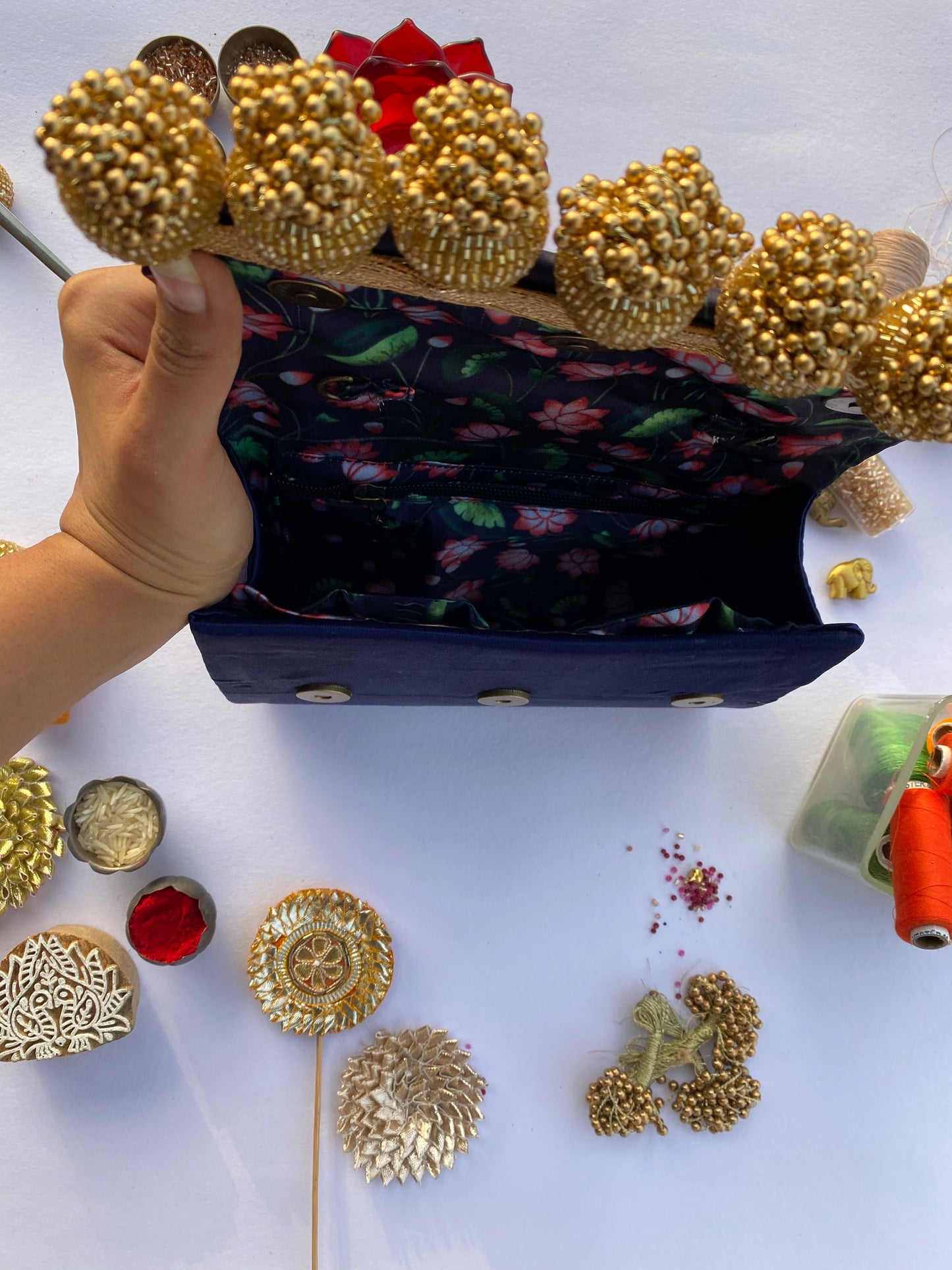 Gulaabi Kamal Clutch