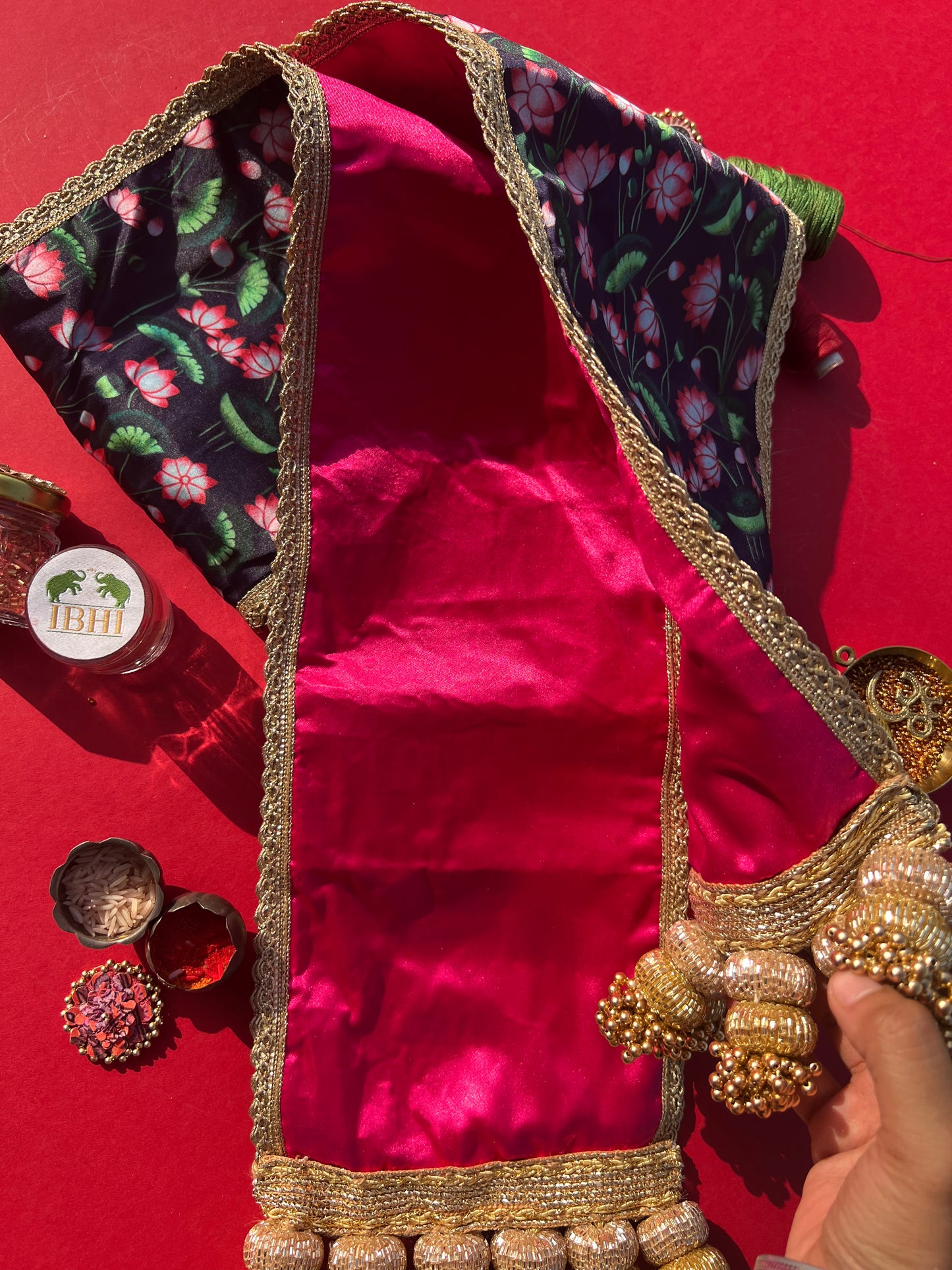 KHES: Gehra Neela Divine Pichwai + Solid Pink