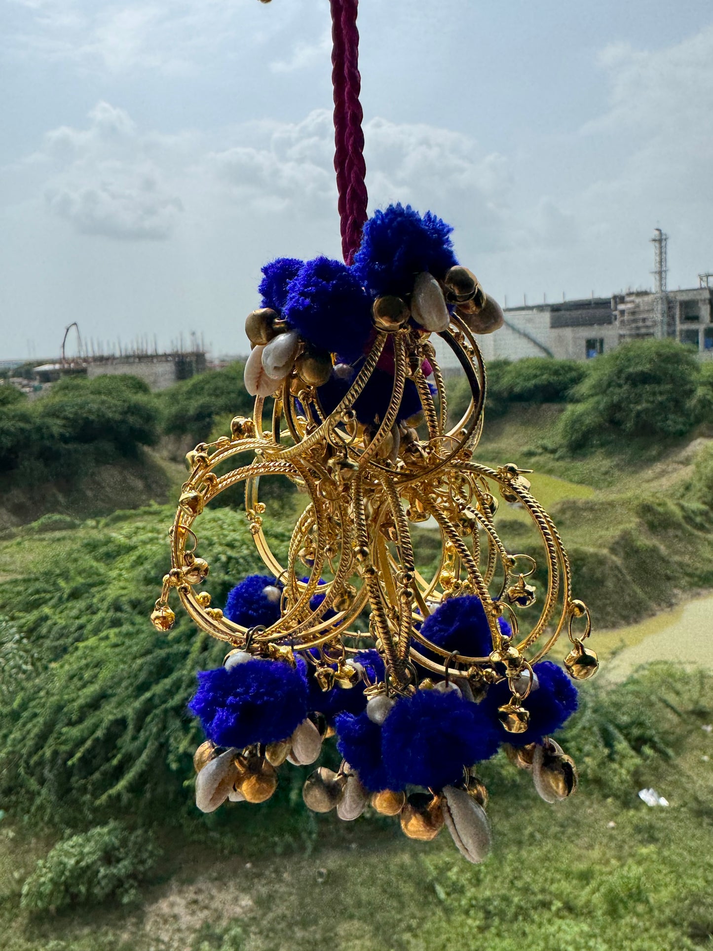 Kangan Jhilmil Hanging